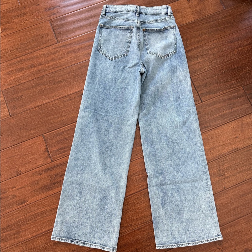 H&M 90s Retro Vibe Wide High Waist Jeans - Light Wash - Picture 4 of 7